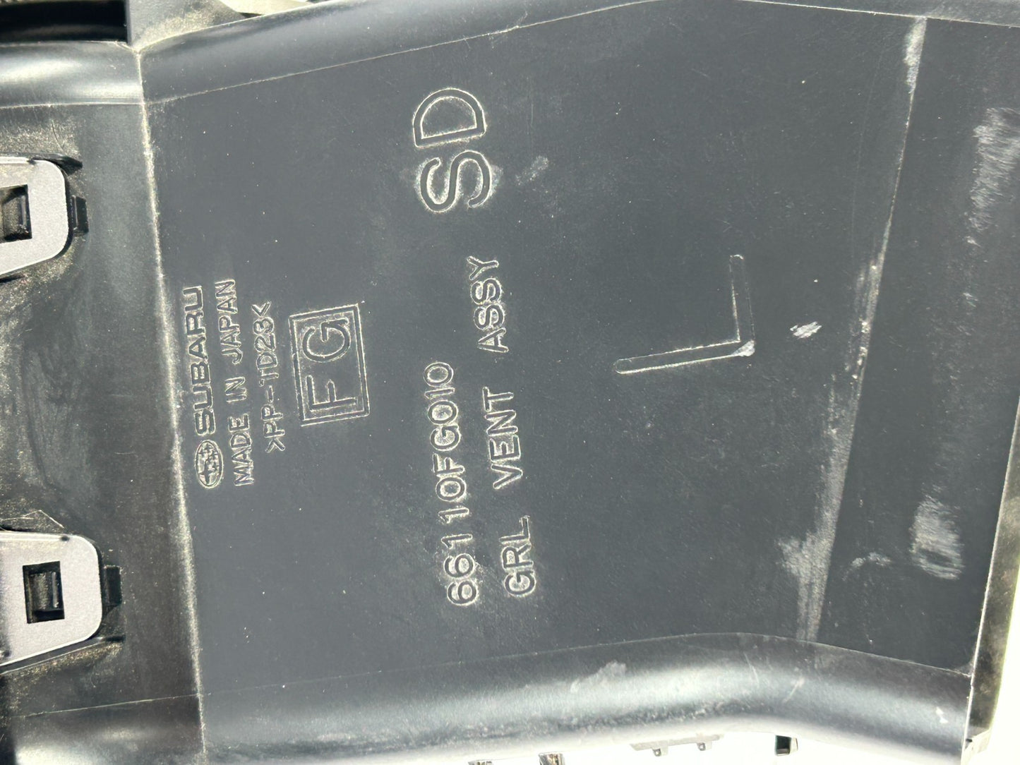 09-10 Subaru Forester Left Driver Dash A/C Air Grille Vent Assy OEM 66076FG010