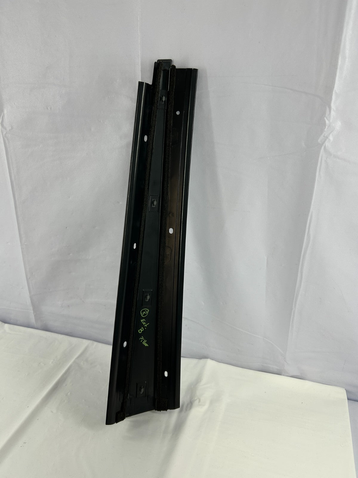 03-08 Subaru Forester Right Passenger Side Exterior B Pillar Trim OEM 63542SA000