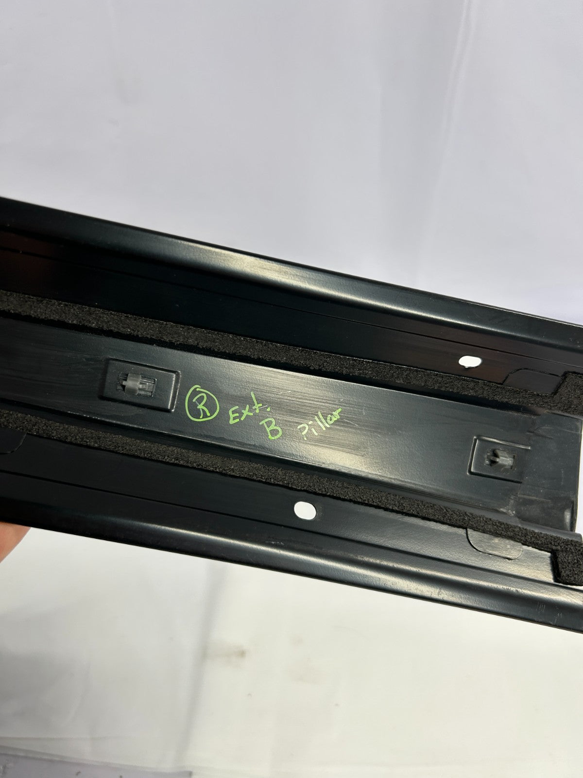 03-08 Subaru Forester Right Passenger Side Exterior B Pillar Trim OEM 63542SA000