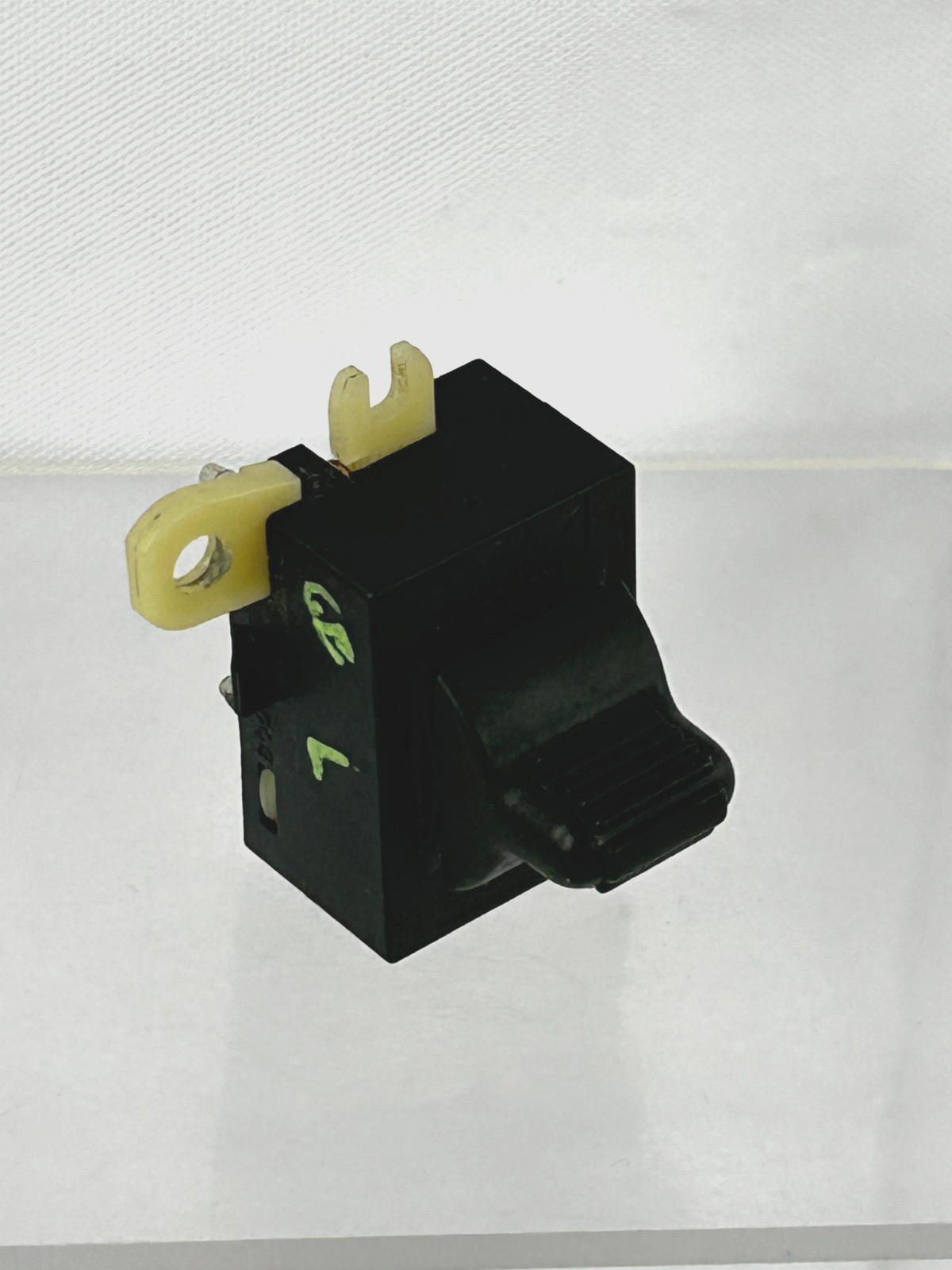 1997-2004 Jeep Grand Cherokee Left Lumbar Seat Adjustment Switch OEM 56042064