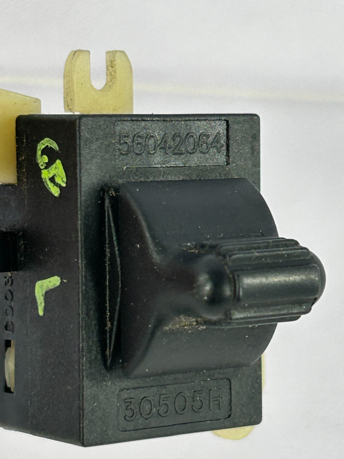 1997-2004 Jeep Grand Cherokee Left Lumbar Seat Adjustment Switch OEM 56042064