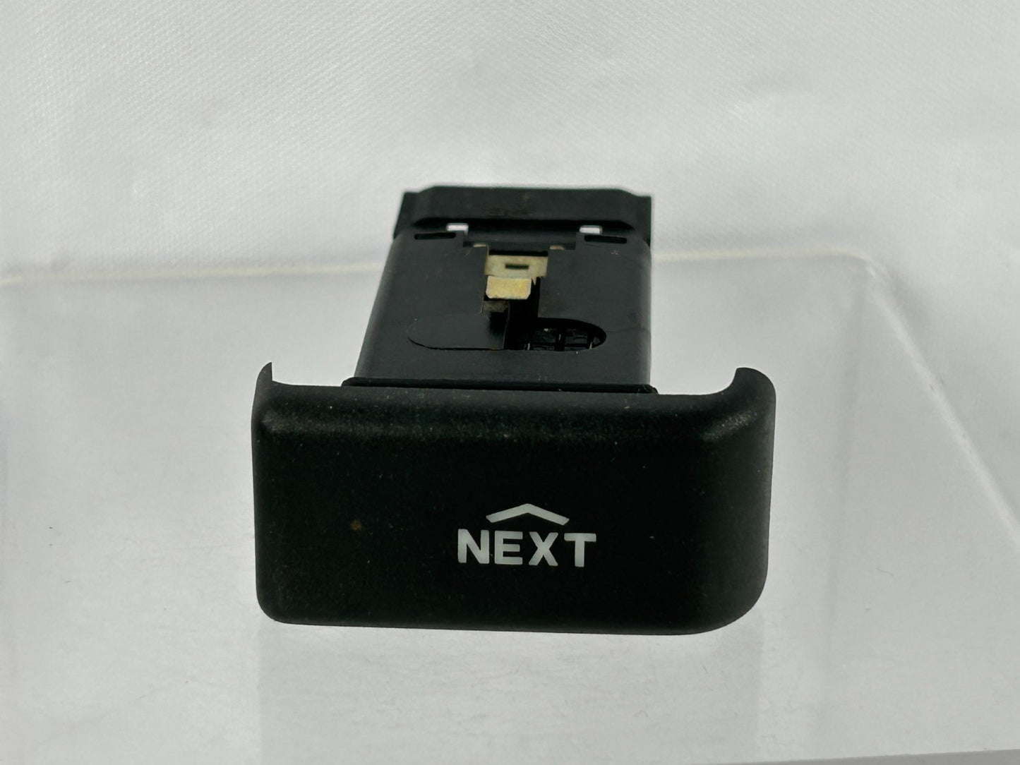 94-99 Land Rover Discovery Radio Next Station Track Control Switch OEM AMR3743