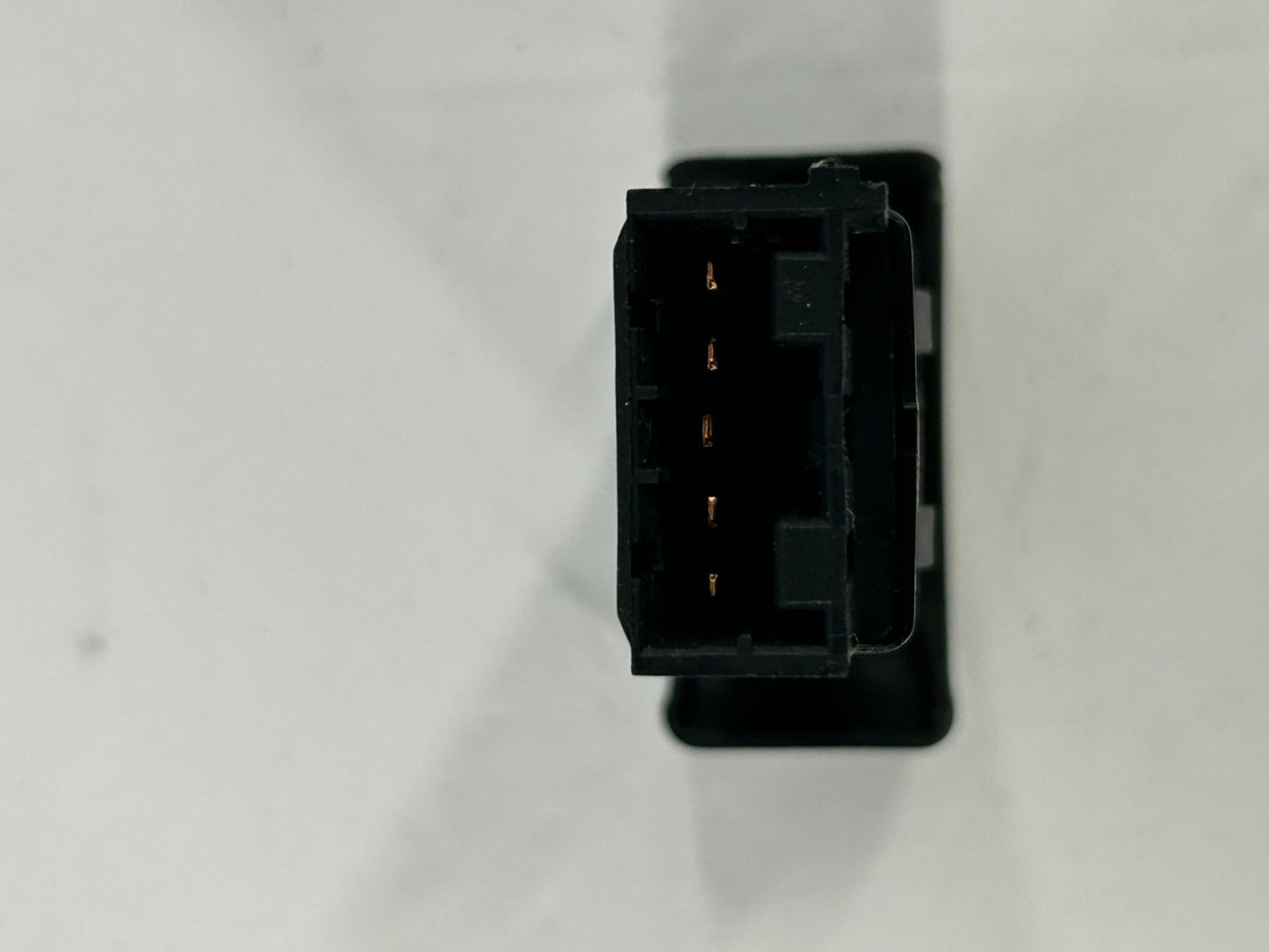 94-99 Land Rover Discovery Radio Next Station Track Control Switch OEM AMR3743