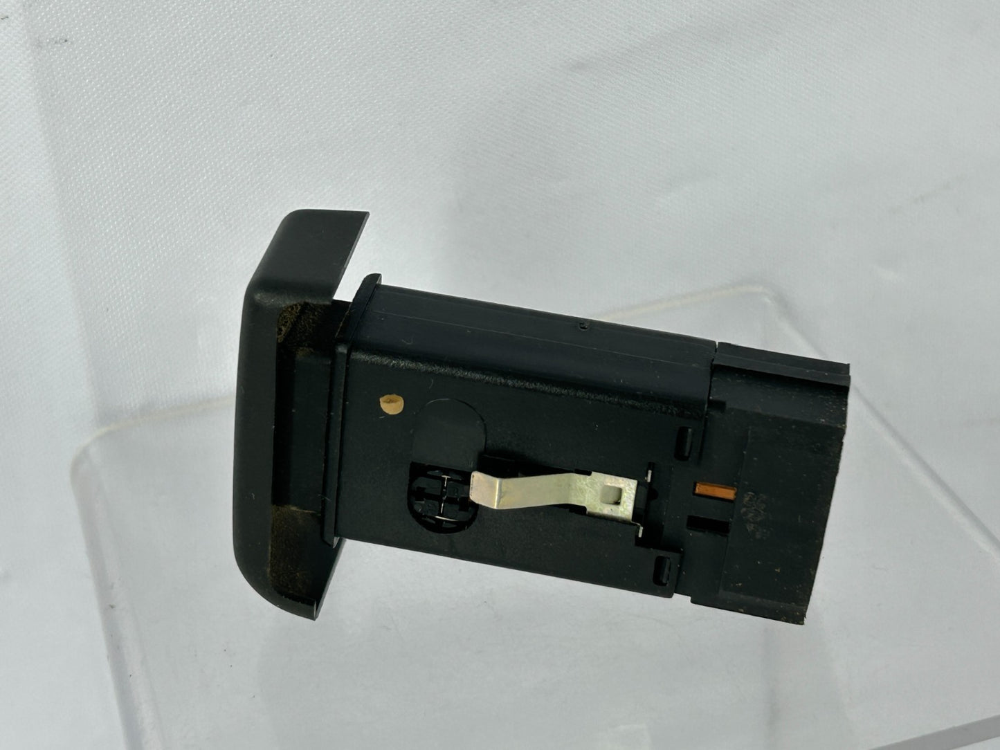 1994-1999 Land Rover Discovery Radio Volume Up Control Switch Button OEM AMR3741