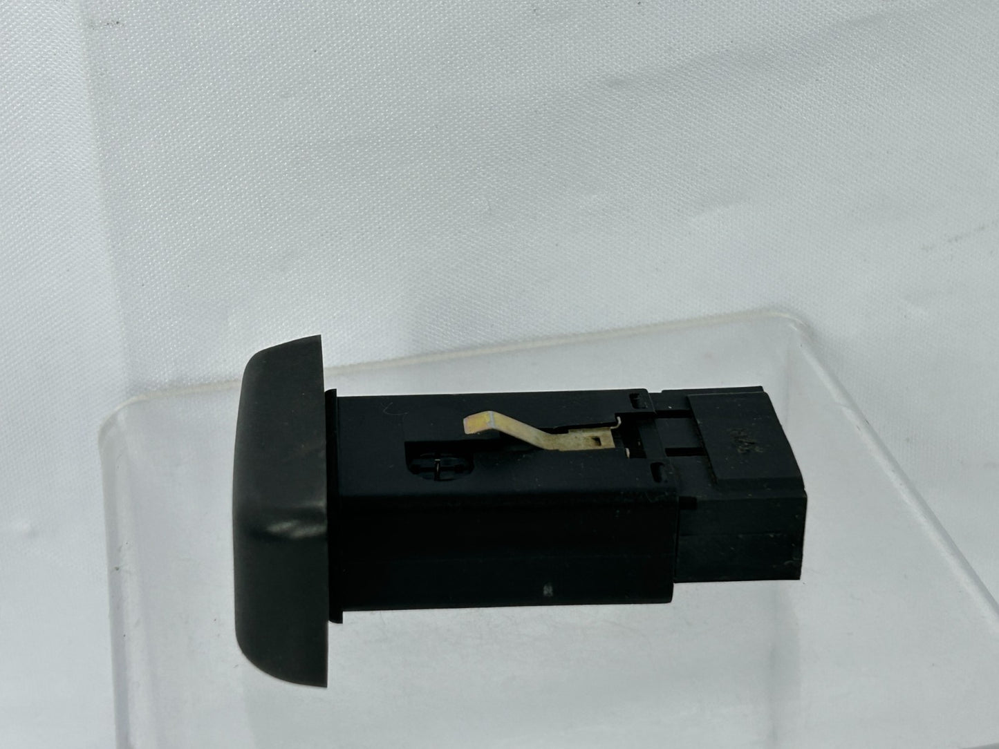 1994-1998 Land Rover Discovery Rear Wiper Fluid Control Switch OEM AMR3748