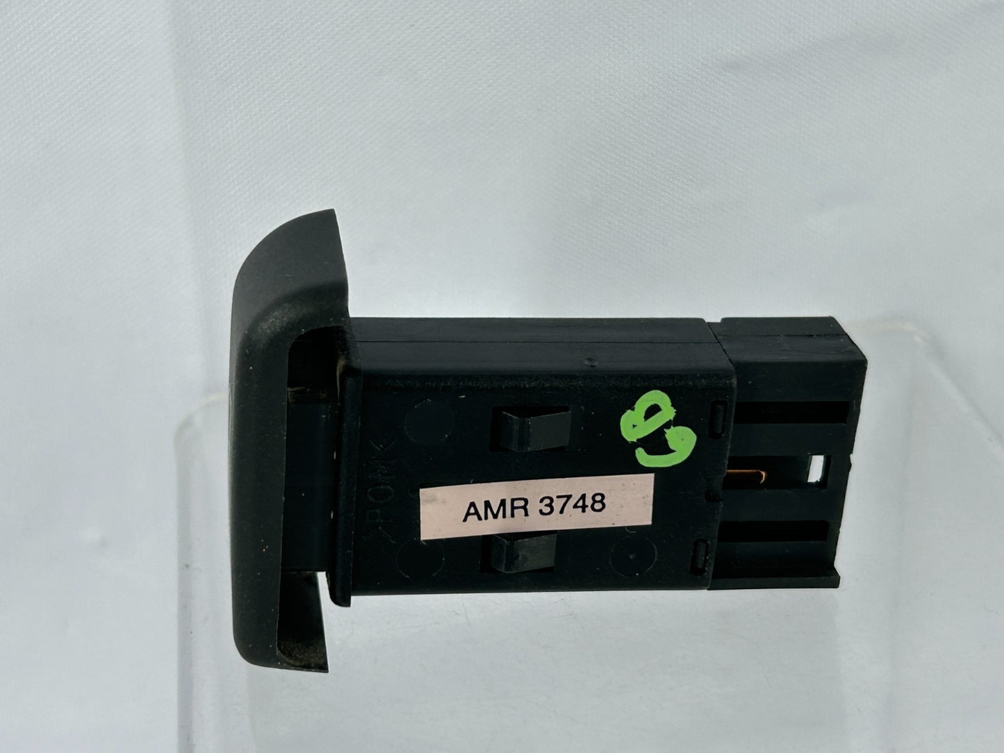 1994-1998 Land Rover Discovery Rear Wiper Fluid Control Switch OEM AMR3748