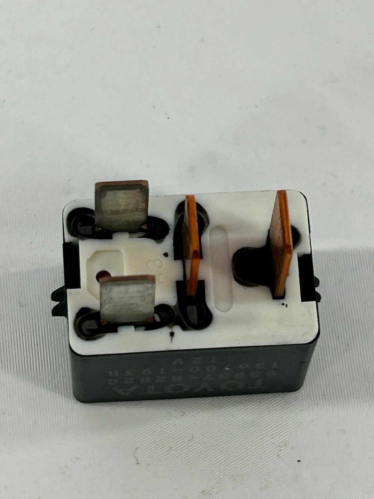 2000-2003 Lexus RX300 Fuse Box Multi Purpose 4-Pin Relay OEM 90987-02020