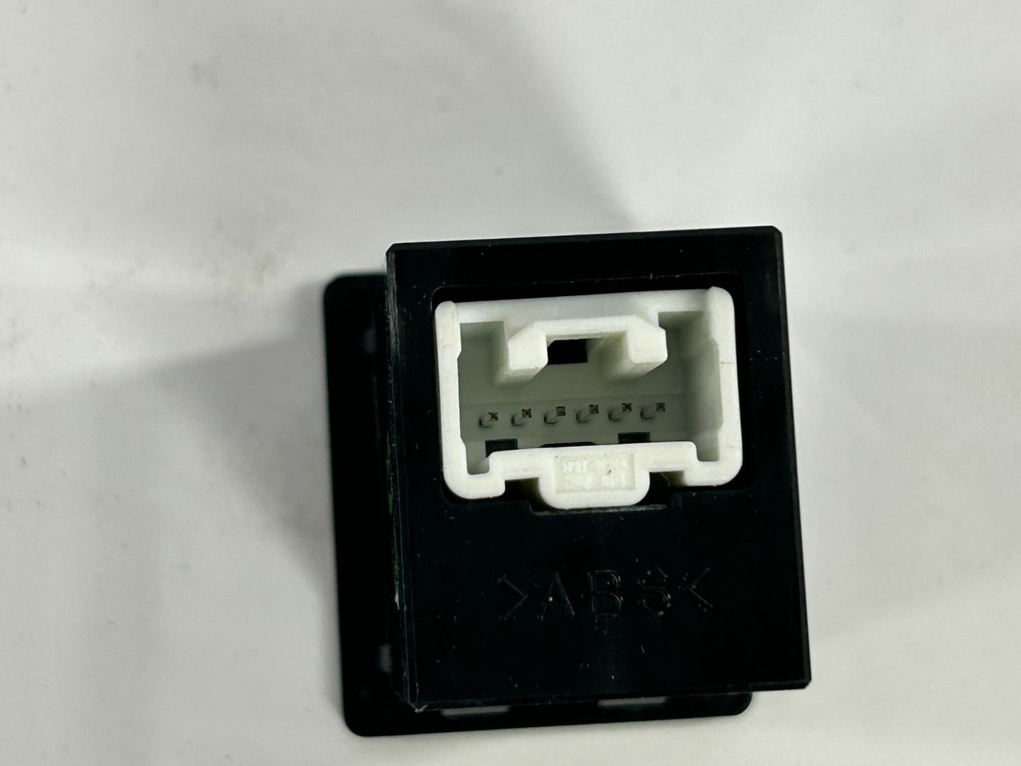 2007-2009 Subaru Outback Center Console Audio Aux Input Jack Port OEM 86257AG100