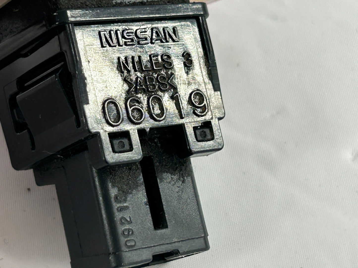 09-13 Subaru Forester Center Dash Hazard Flasher Warning Switch OEM 83037SC000