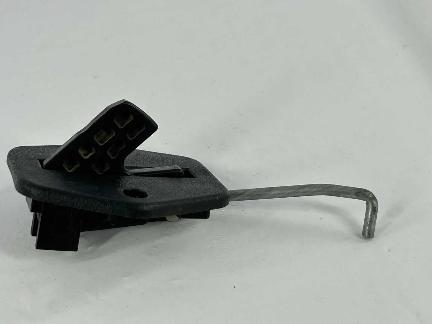 2000-2006 Toyota Tundra Rear Right Door Lock Lever Operating Rod OEM 69770-0C010