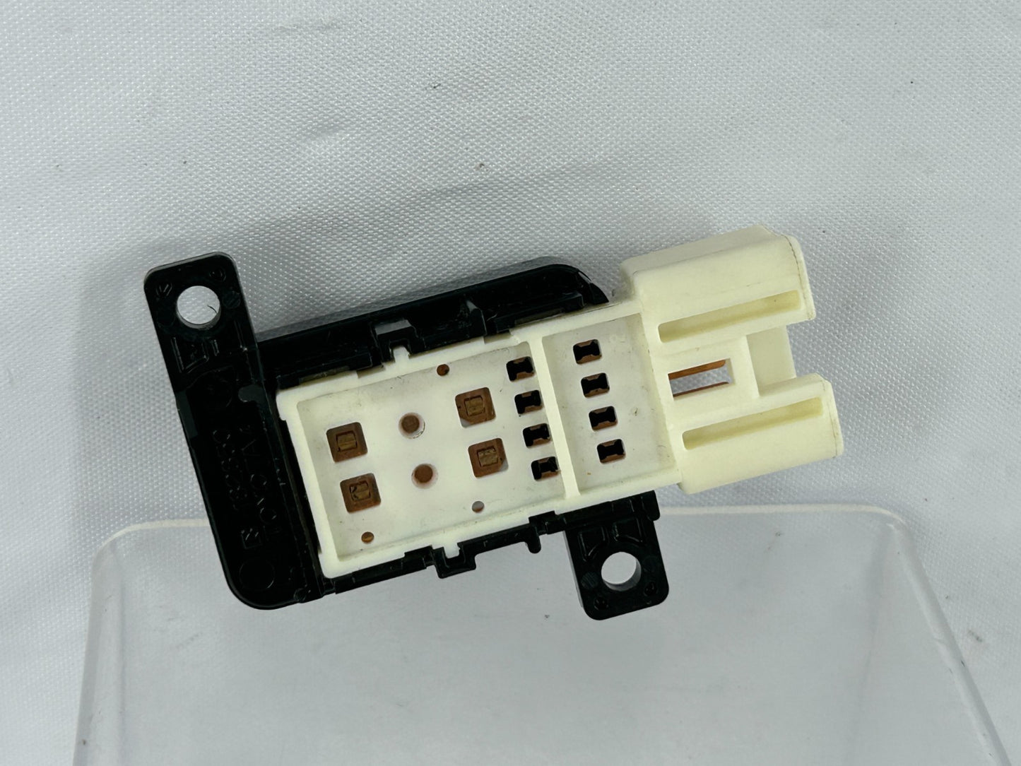 04-10 Toyota Sienna Front Left Driver Seat Lumbar Control Switch OEM 84920-AE010