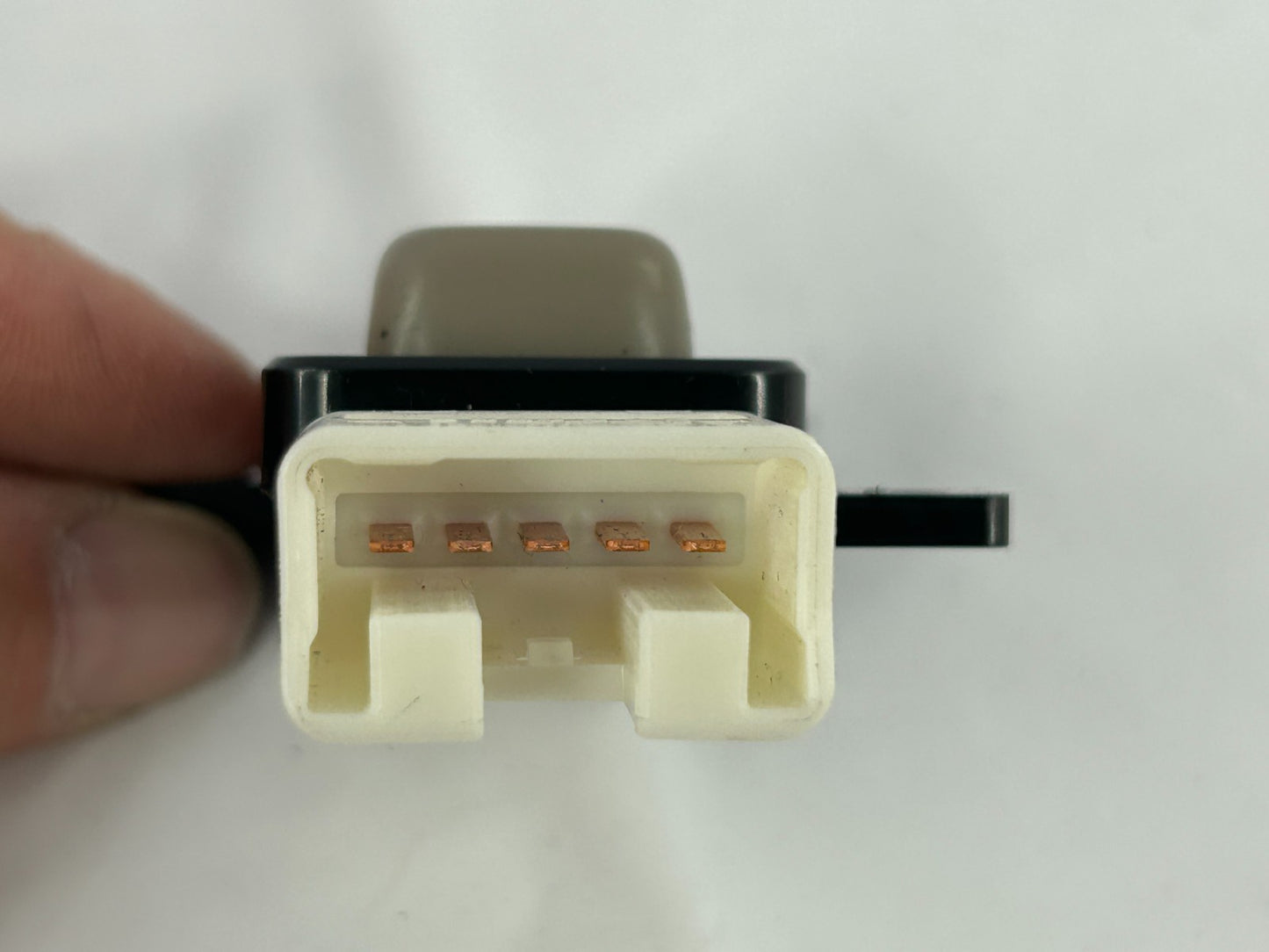 04-10 Toyota Sienna Front Left Driver Seat Lumbar Control Switch OEM 84920-AE010