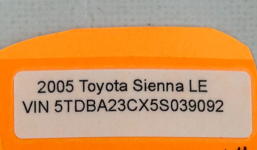 04-10 Toyota Sienna Front Left Driver Seat Lumbar Control Switch OEM 84920-AE010