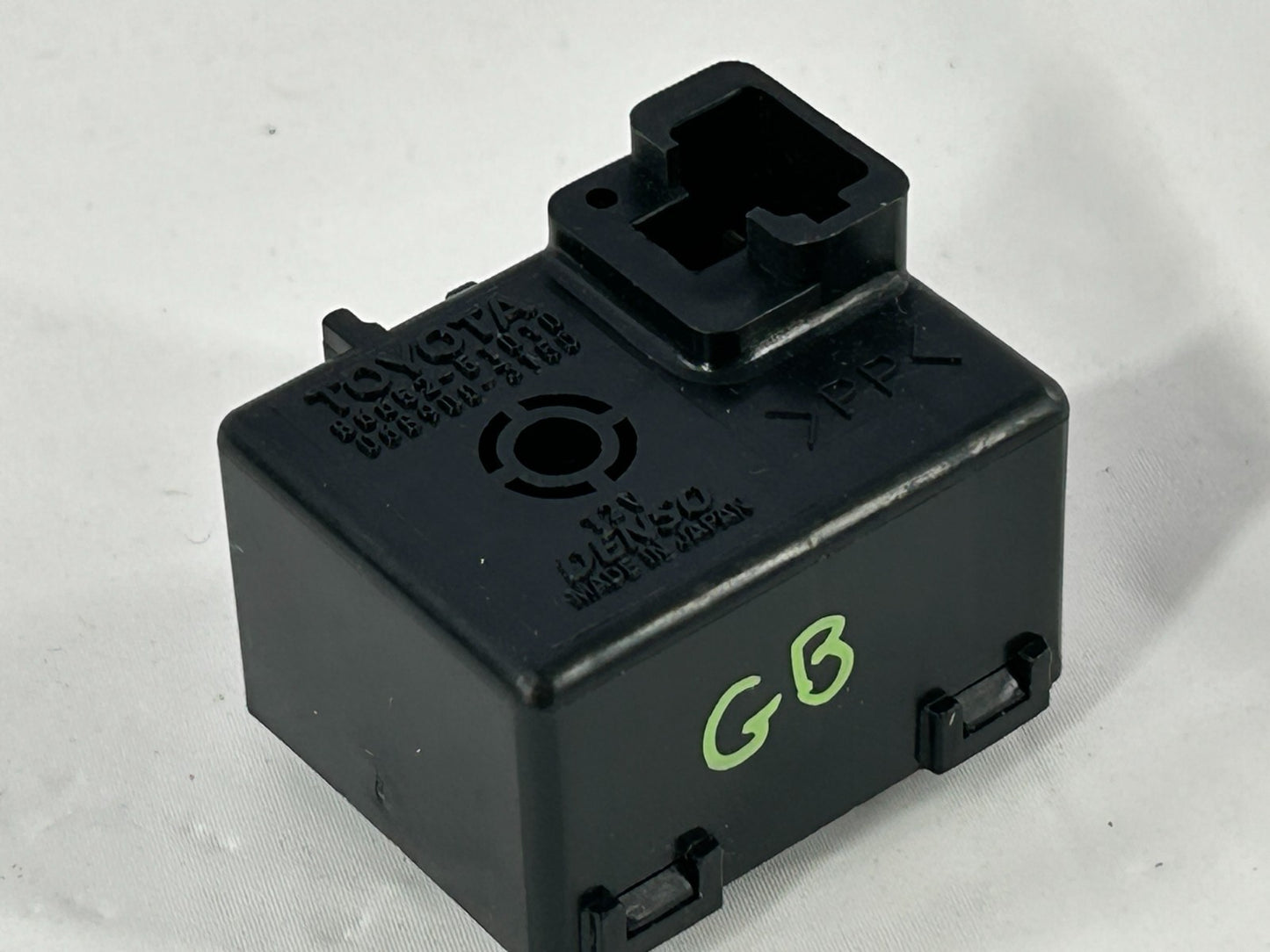 2002-2007 Toyota Sequoia Skid Control Warning Buzzer Module Unit OEM 86652-51010
