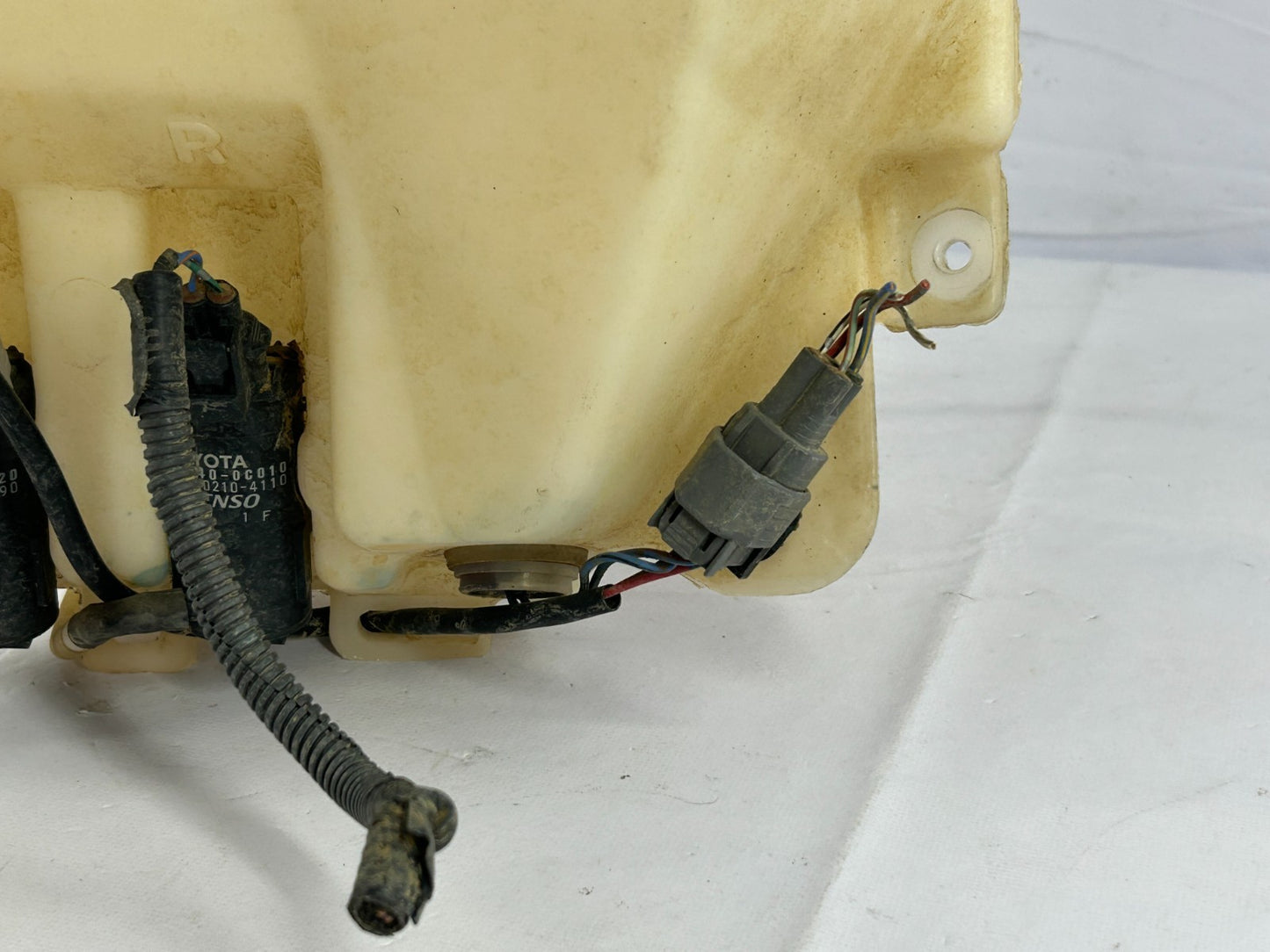 2001-2007 Toyota Sequoia Windshield Wash Reservoir Tank Bottle OEM 85315-0C040