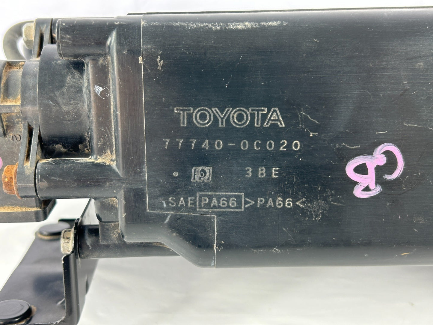 2004-2007 Toyota Sequoia Fuel Vapor Canister Charcoal Assembly OEM 77740-0C030