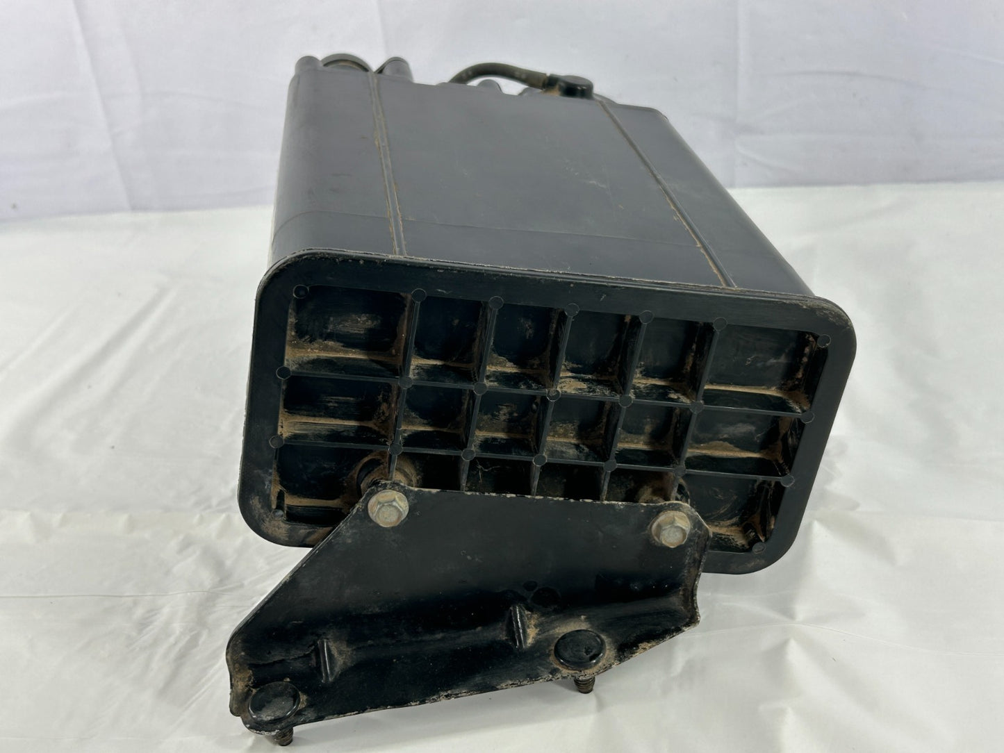 2004-2007 Toyota Sequoia Fuel Vapor Canister Charcoal Assembly OEM 77740-0C030