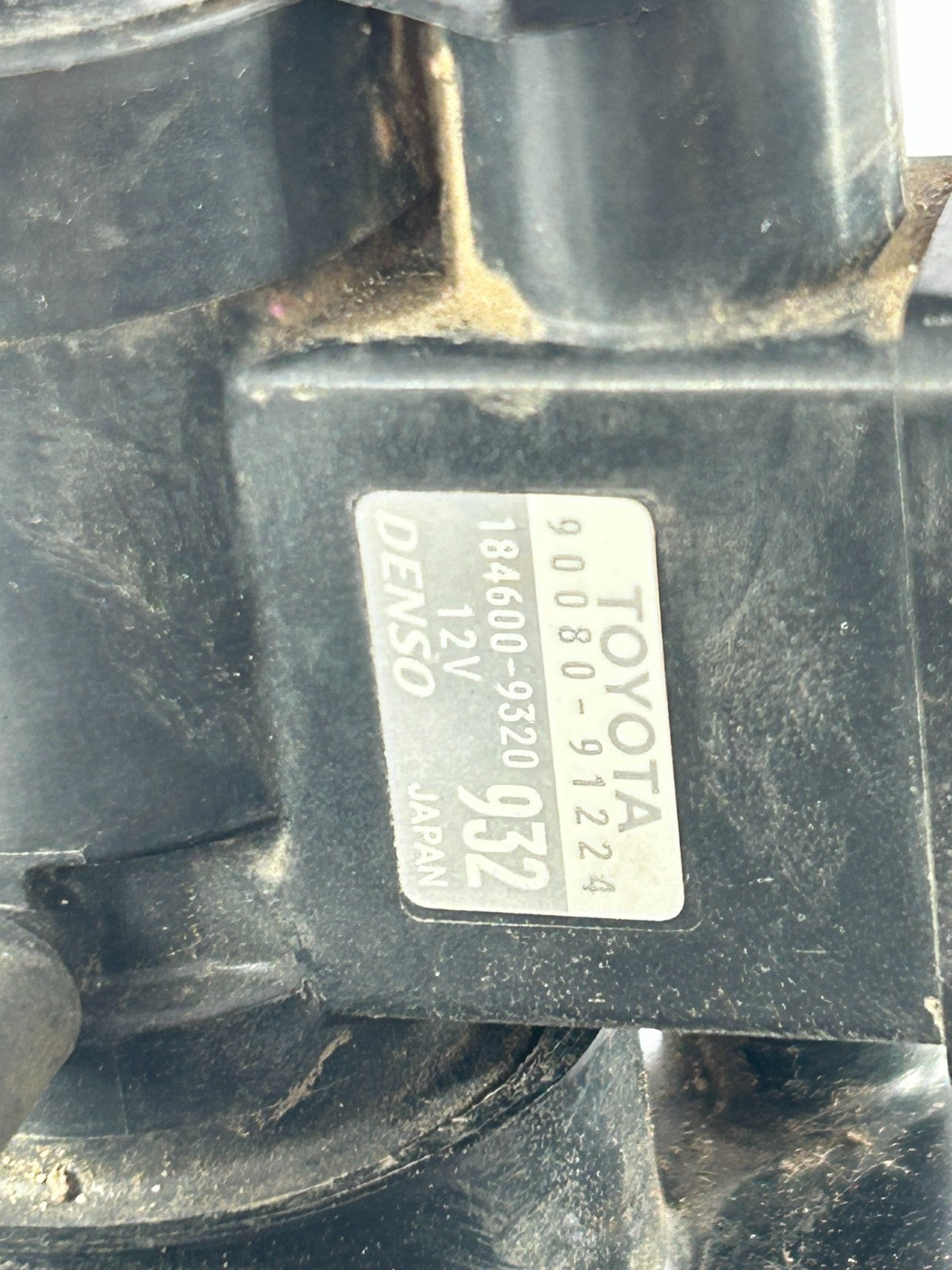 2004-2007 Toyota Sequoia Fuel Vapor Canister Charcoal Assembly OEM 77740-0C030