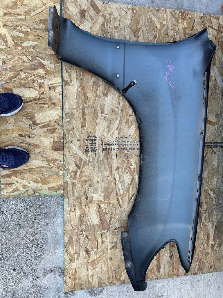 1999-2002 Toyota Land Cruiser Left Front Driver Fender Black Onyx 202 OEM
