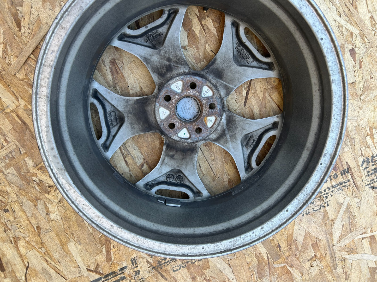 2015-2016 Subaru Forester 5 Y Spoke 18 inch Wheel Alloy Rim OEM 28111SG070