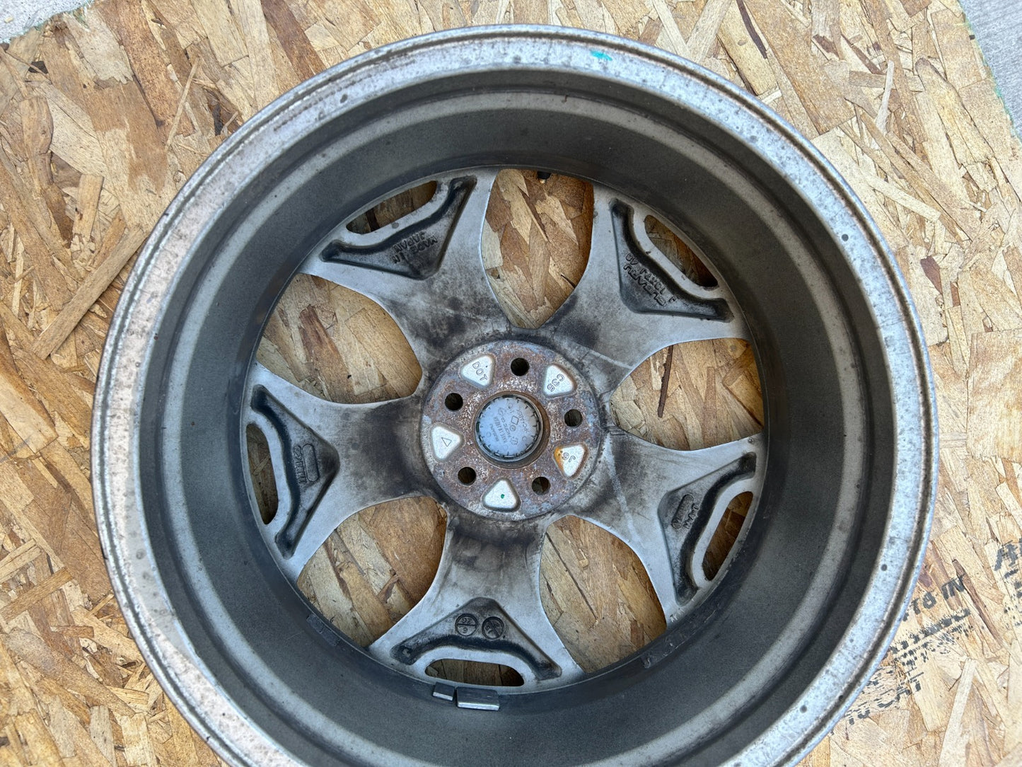 2015-2016 Subaru Forester 5 Y Spoke 18 inch Wheel Alloy Rim OEM 28111SG070