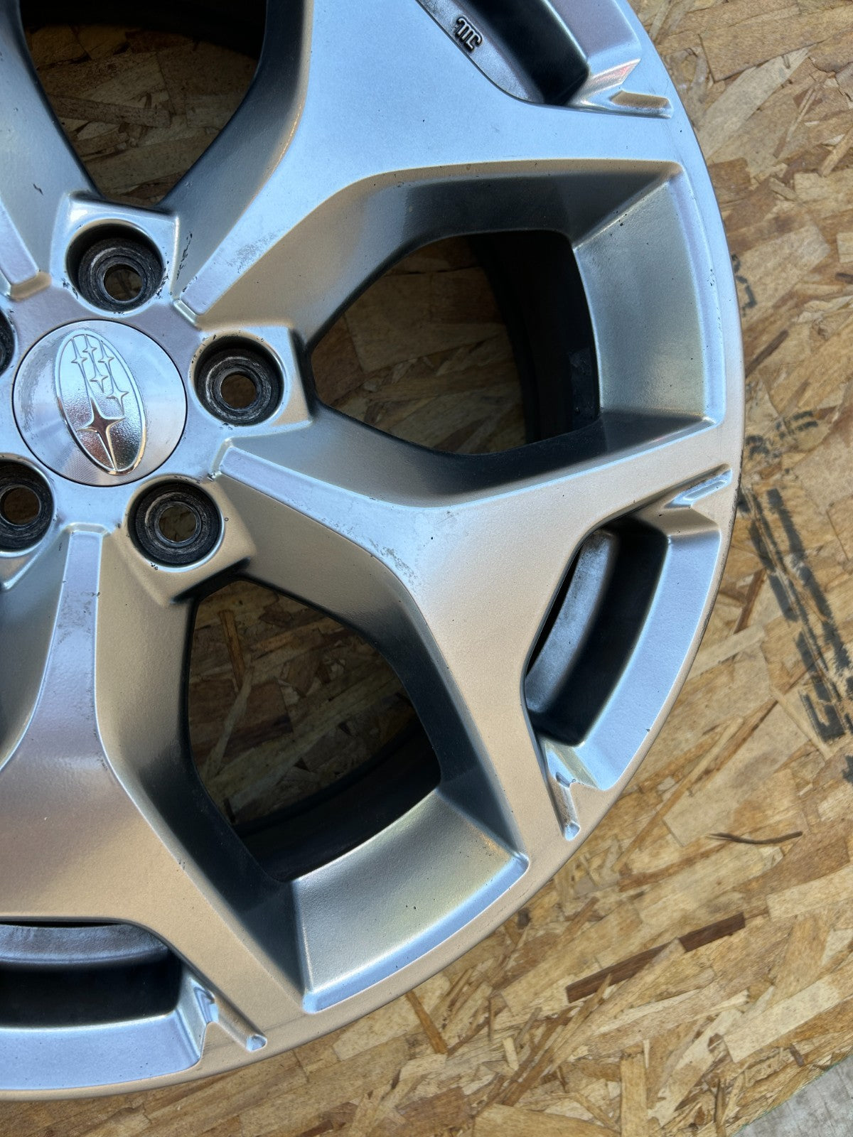 2015-2016 Subaru Forester 5 Y Spoke 18 inch Wheel Alloy Rim OEM 28111SG070