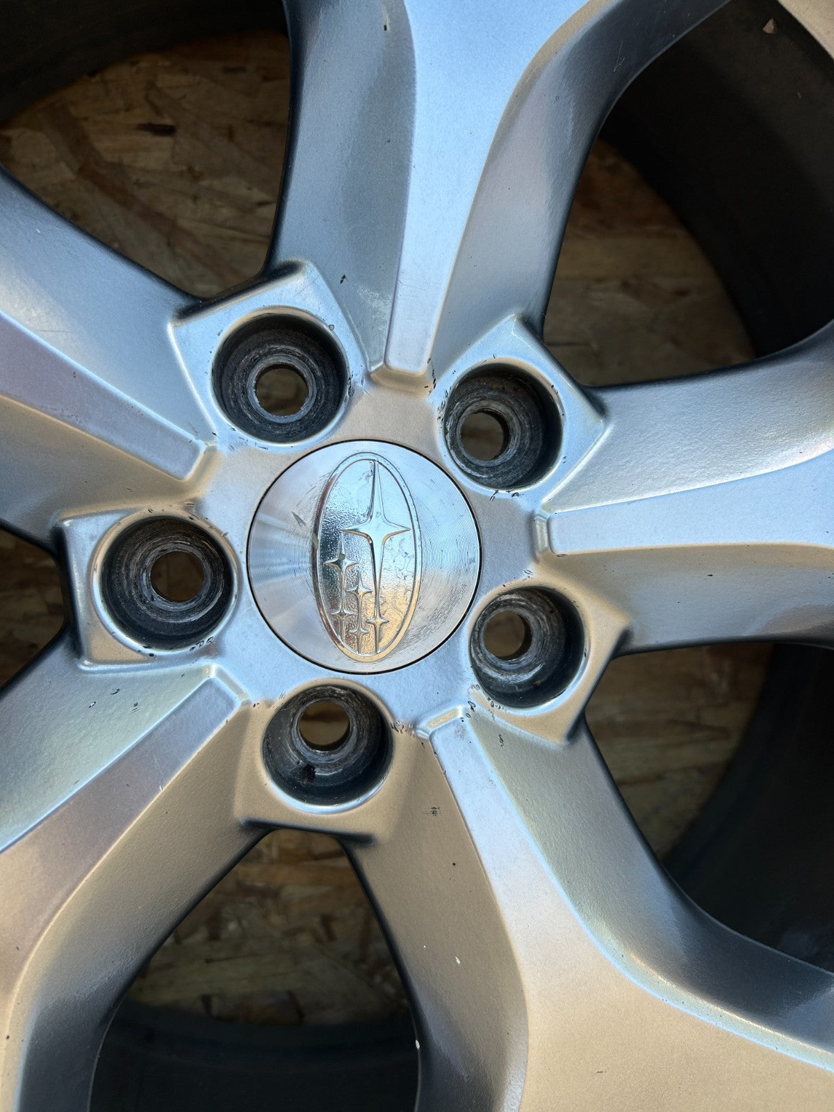 2015-2016 Subaru Forester 5 Y Spoke 18 inch Wheel Alloy Rim OEM 28111SG070