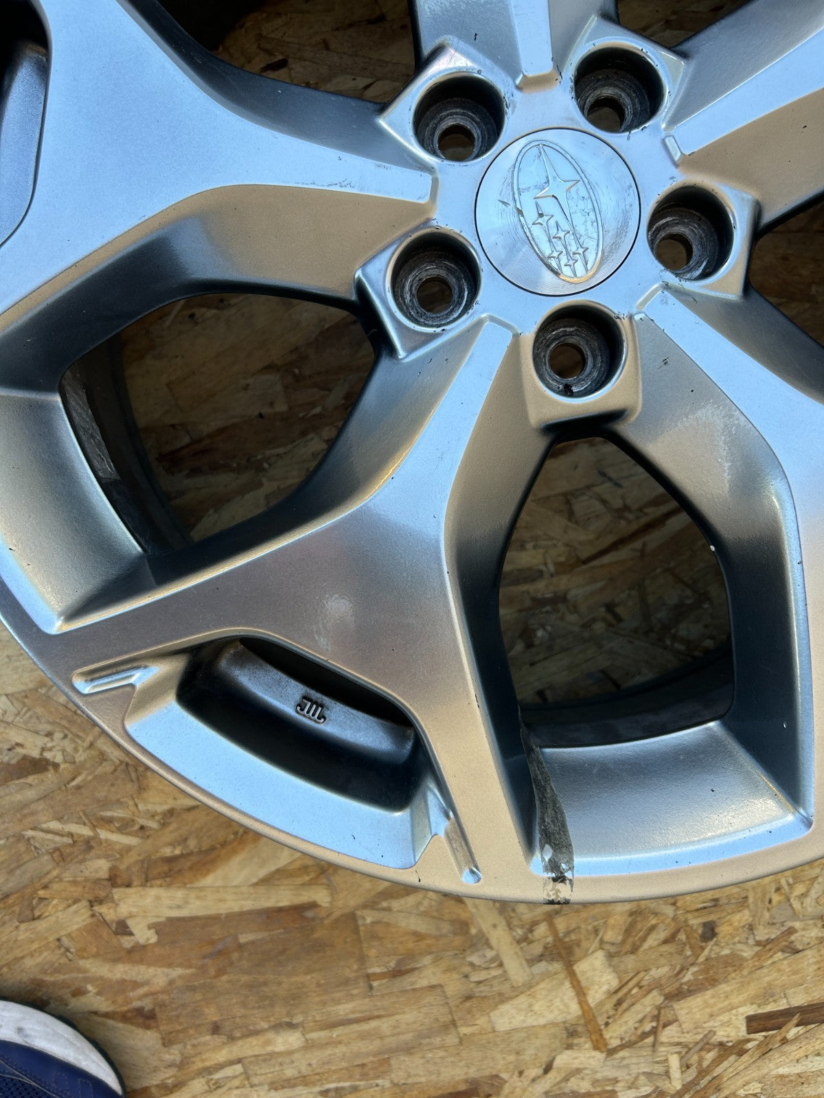 2015-2016 Subaru Forester 5 Y Spoke 18 inch Wheel Alloy Rim OEM 28111SG070