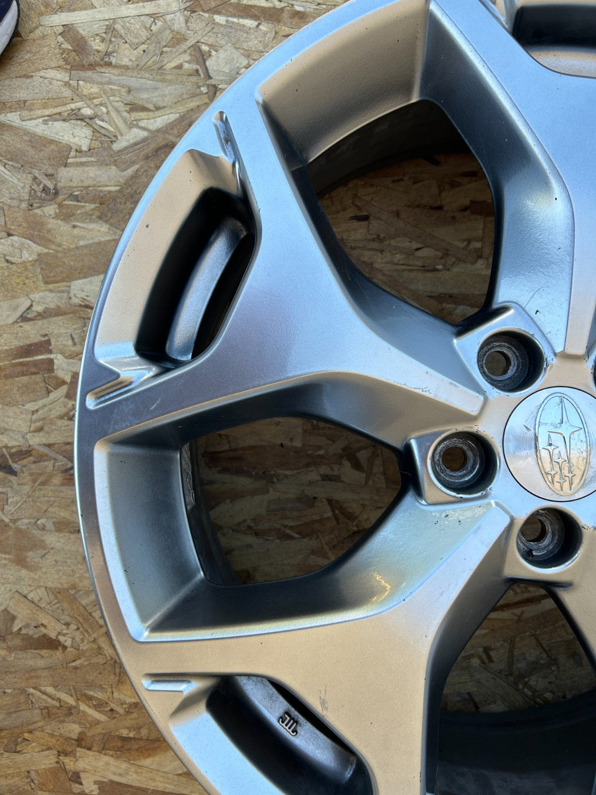 2015-2016 Subaru Forester 5 Y Spoke 18 inch Wheel Alloy Rim OEM 28111SG070