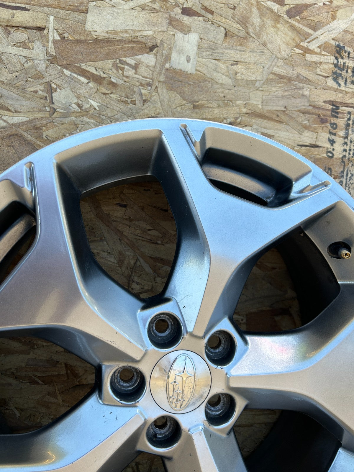 2015-2016 Subaru Forester 5 Y Spoke 18 inch Wheel Alloy Rim OEM 28111SG070