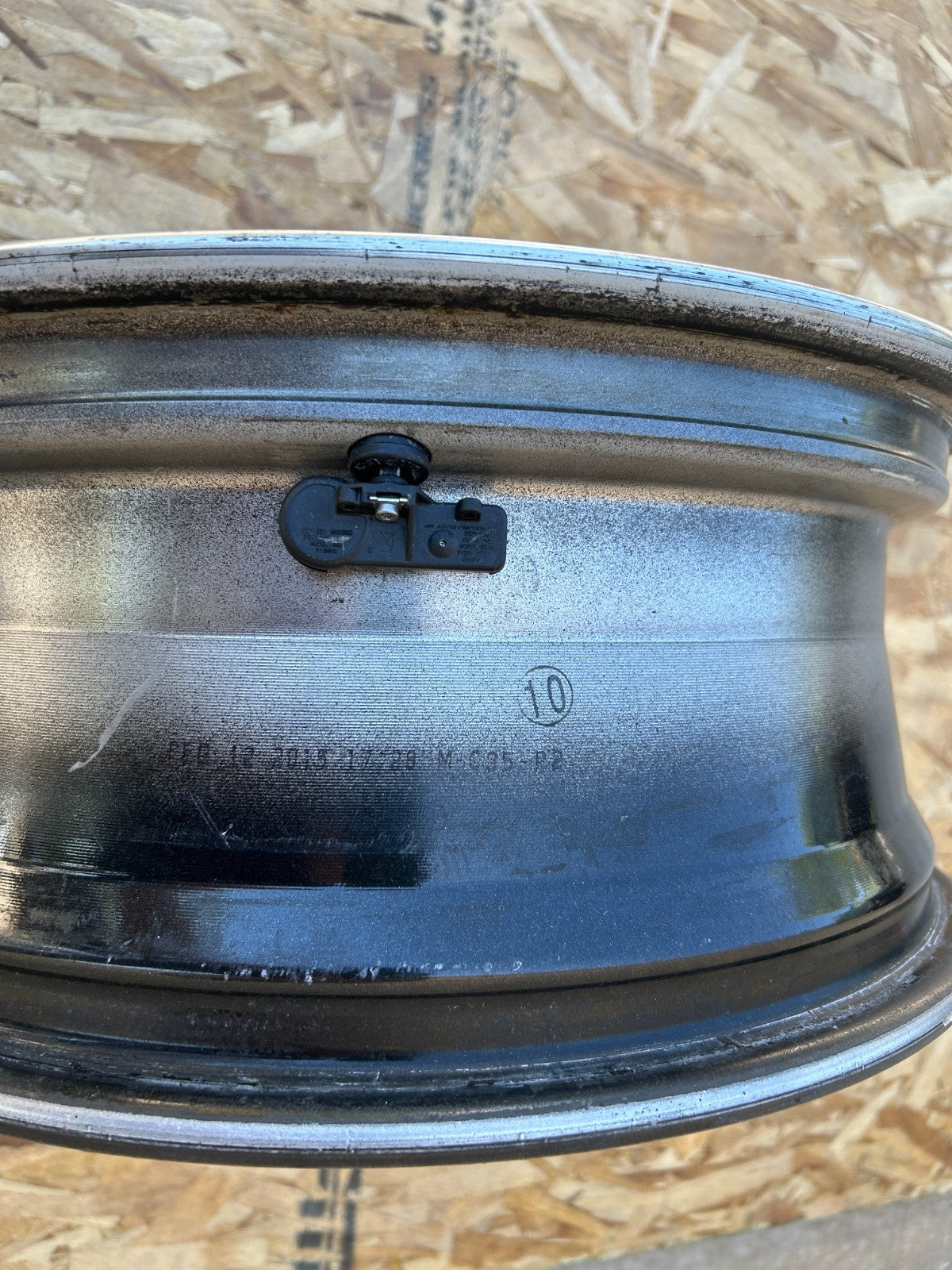 2015-2016 Subaru Forester 5 Y Spoke 18 inch Wheel Alloy Rim OEM 28111SG070