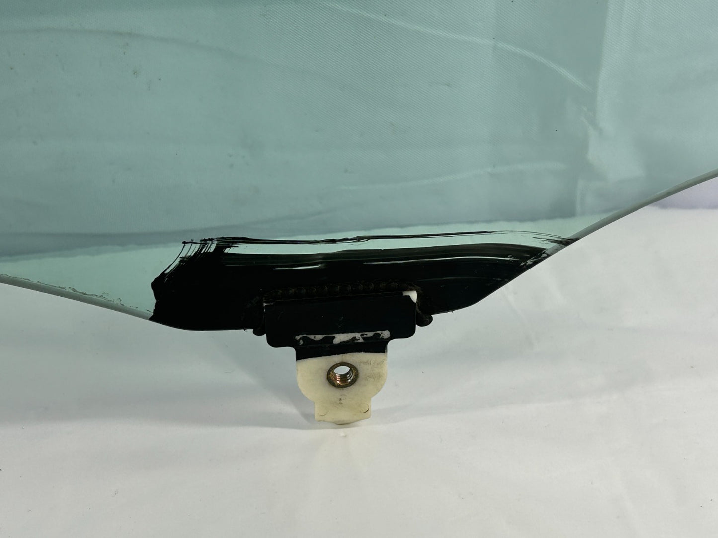 01-07 Toyota Sequoia Front Left Driver Side Door Window Glass OEM 68102-0C020