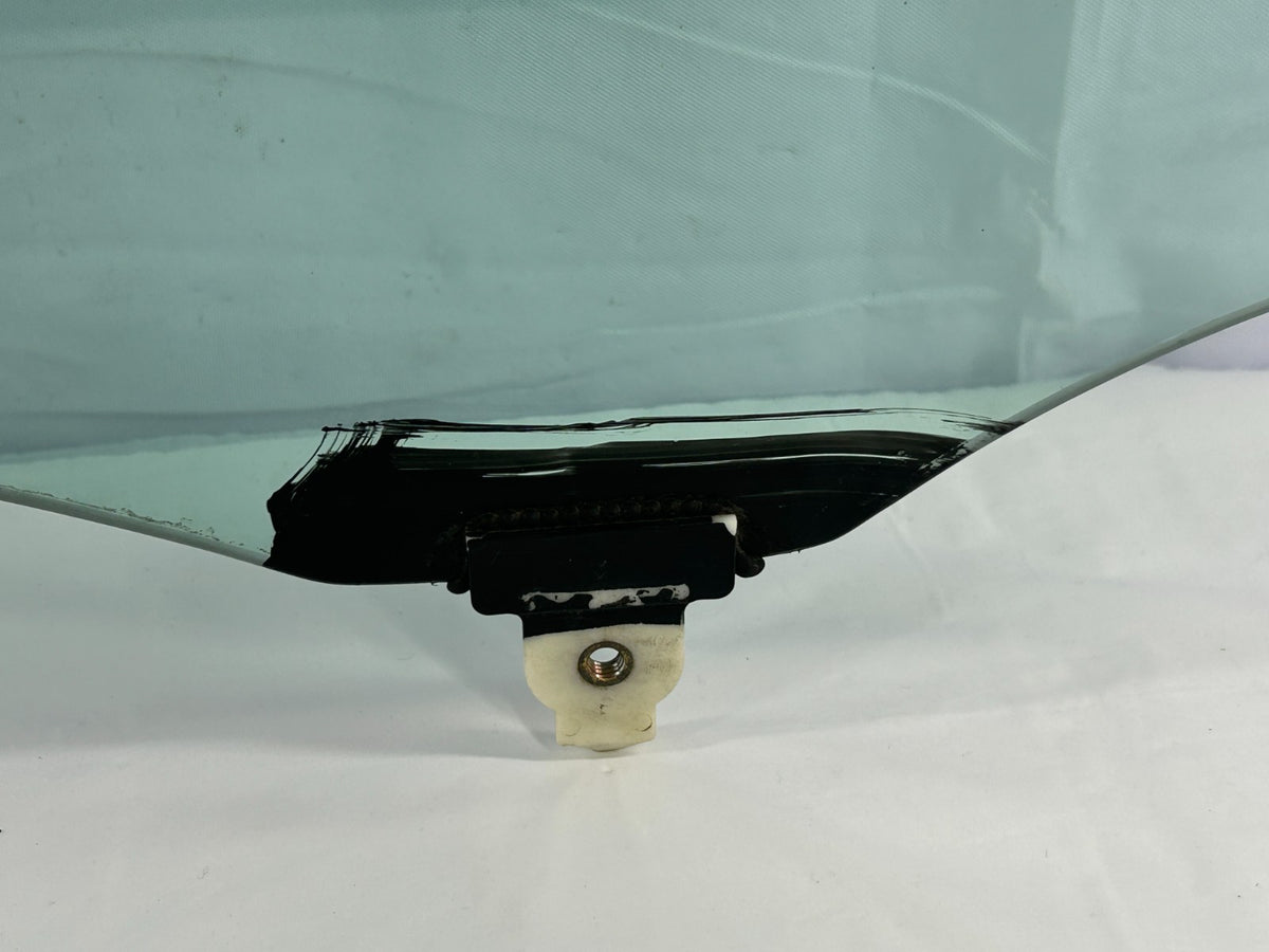 01-07 Toyota Sequoia Front Left Driver Side Door Window Glass OEM 68102-0C020