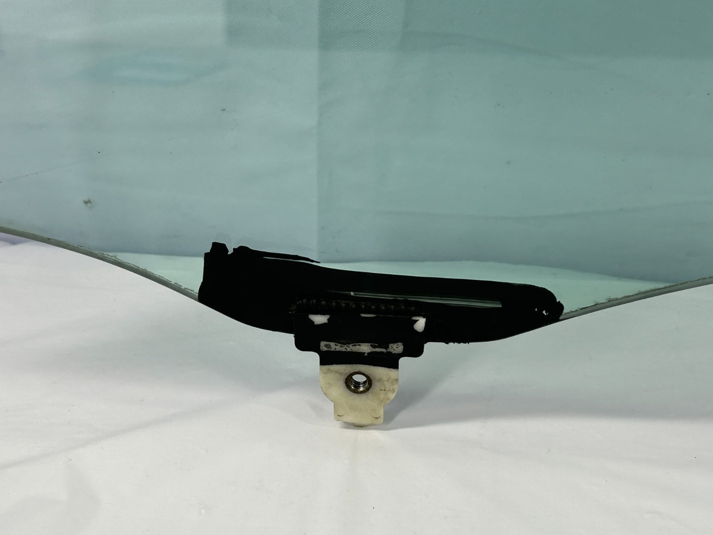 01-07 Toyota Sequoia Front Left Driver Side Door Window Glass OEM 68102-0C020