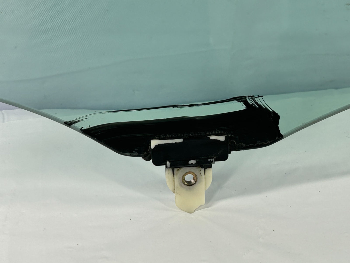 01-07 Toyota Sequoia Front Left Driver Side Door Window Glass OEM 68102-0C020