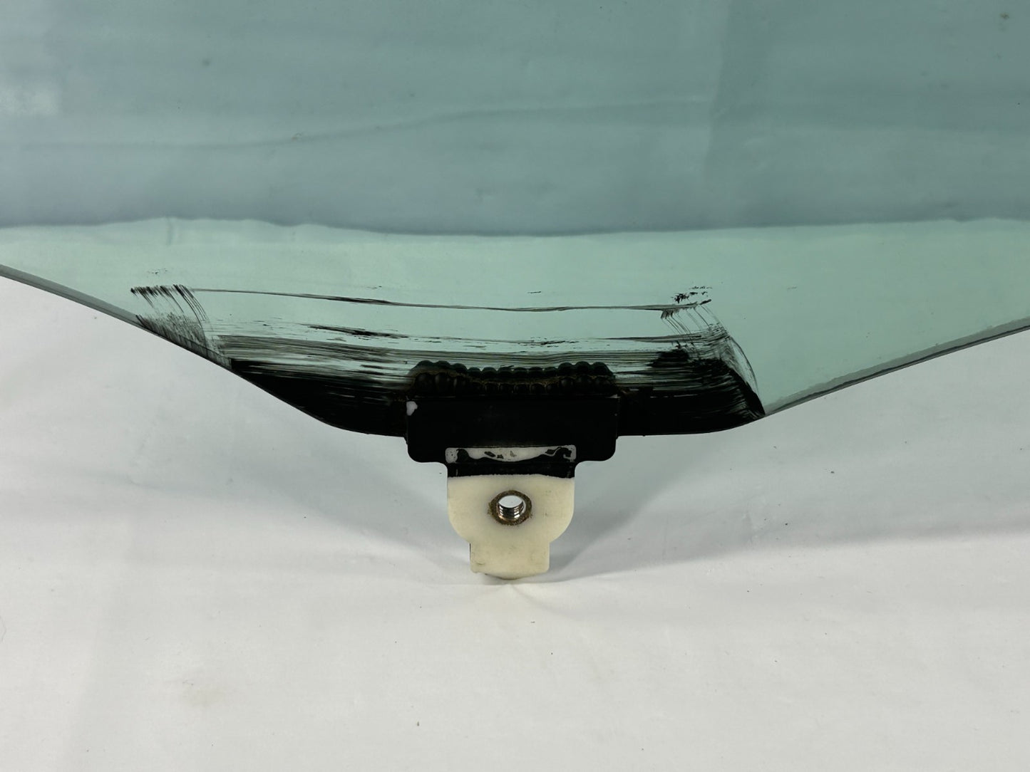 2001-2007 Toyota Sequoia Front Right Passenger Door Window Glass OEM 68101-0C020