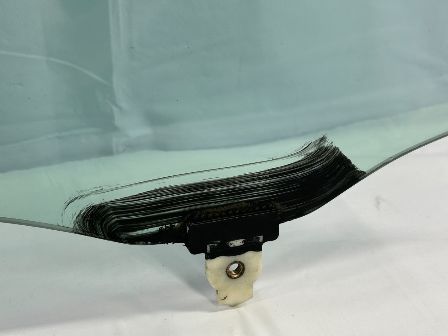 2001-2007 Toyota Sequoia Front Right Passenger Door Window Glass OEM 68101-0C020