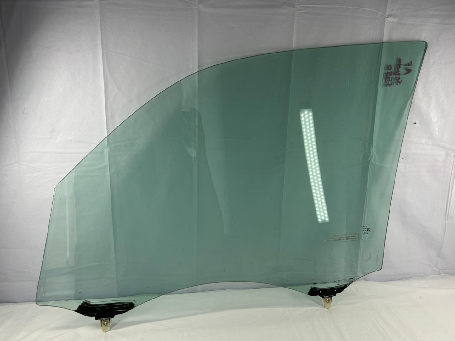 2001-2007 Toyota Sequoia Front Right Passenger Door Window Glass OEM 68101-0C020
