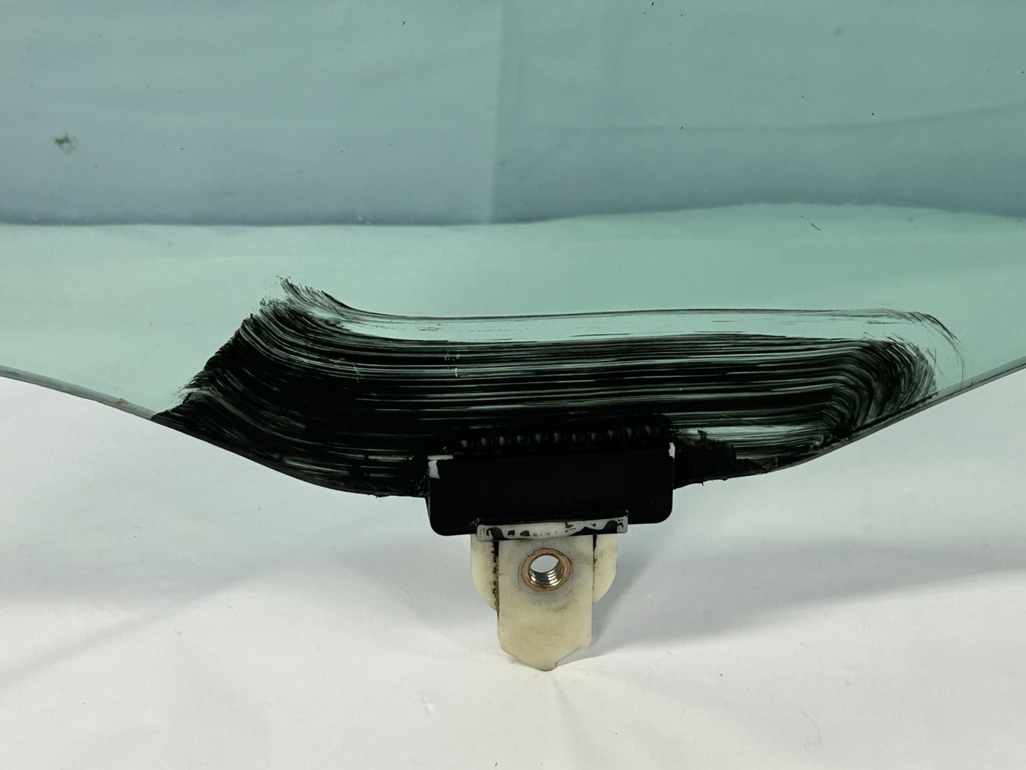 2001-2007 Toyota Sequoia Front Right Passenger Door Window Glass OEM 68101-0C020
