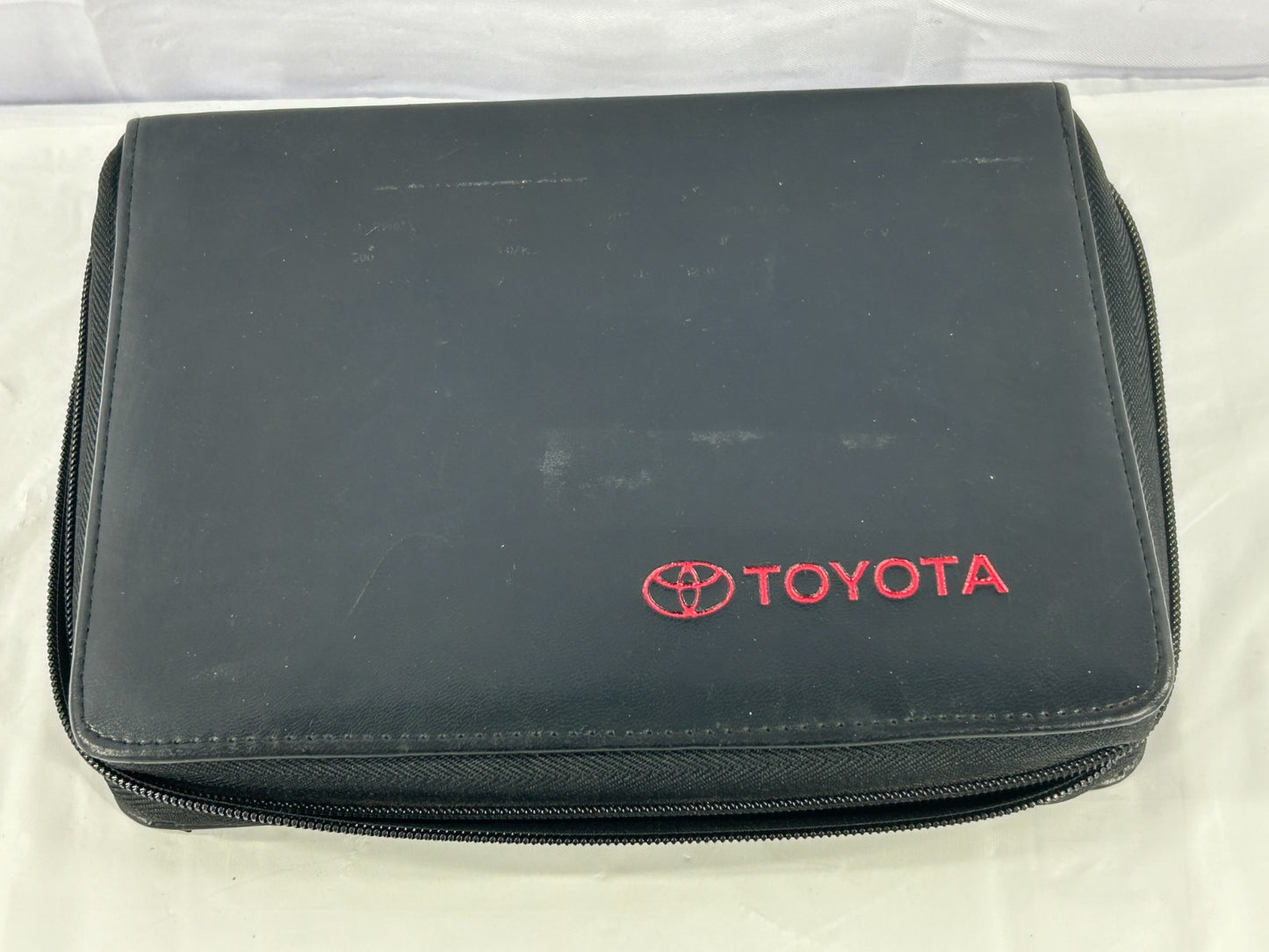 2004 Toyota Sequoia Owner Manual Guide Book and Leather Case OEM