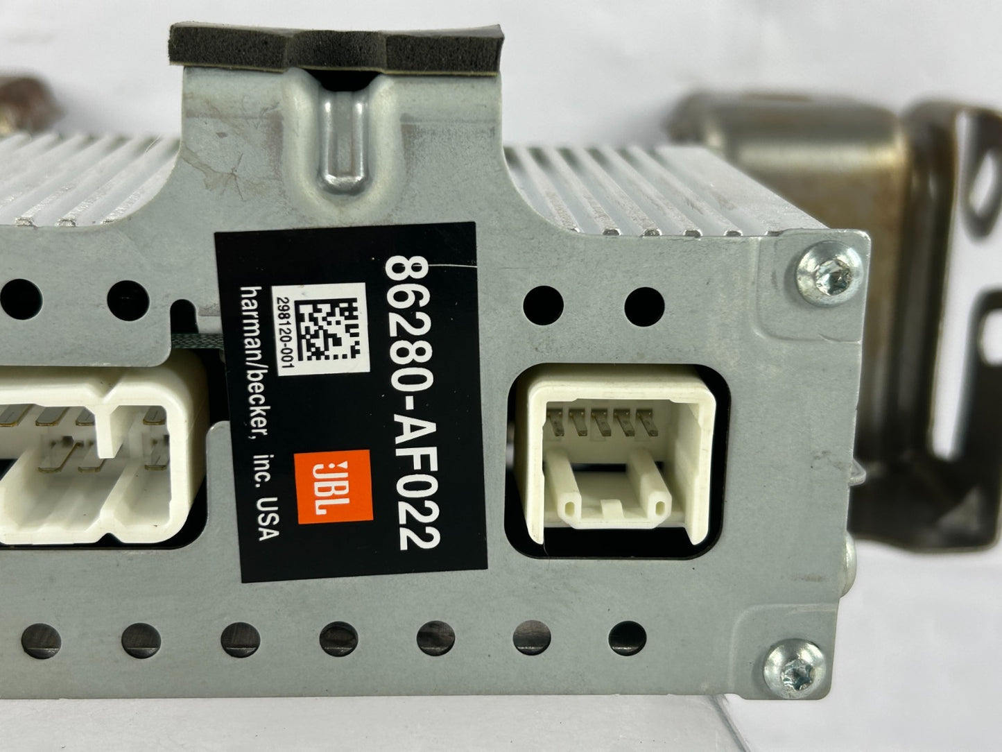 2001-2005 Toyota Sequoia JBL Radio Stereo Audio Amplifier Amp OEM 86280-AF022