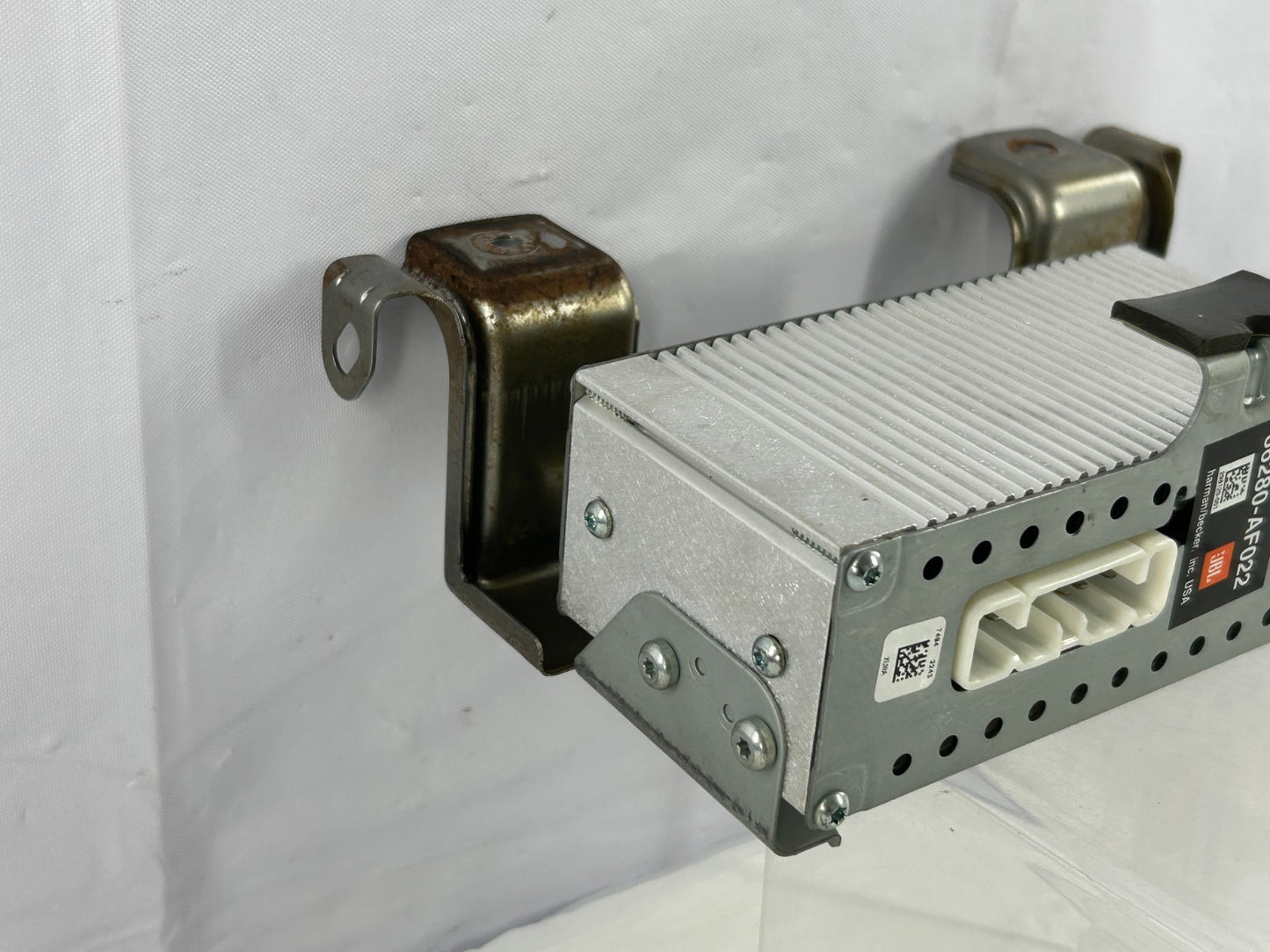 2001-2005 Toyota Sequoia JBL Radio Stereo Audio Amplifier Amp OEM 86280-AF022