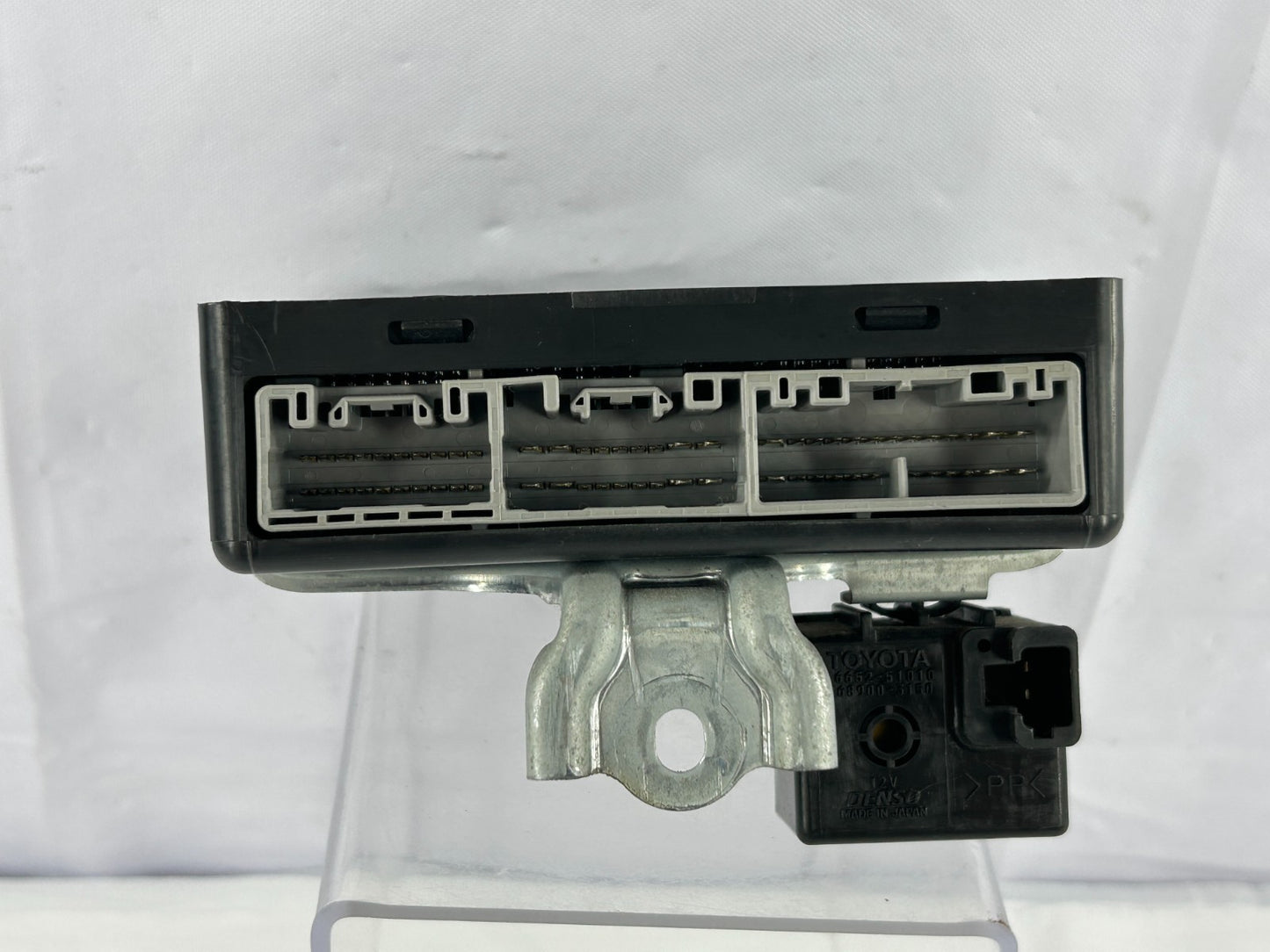 2002-2005 Toyota Sequoia Multiplex Network Body Control Module OEM 89221-0C012