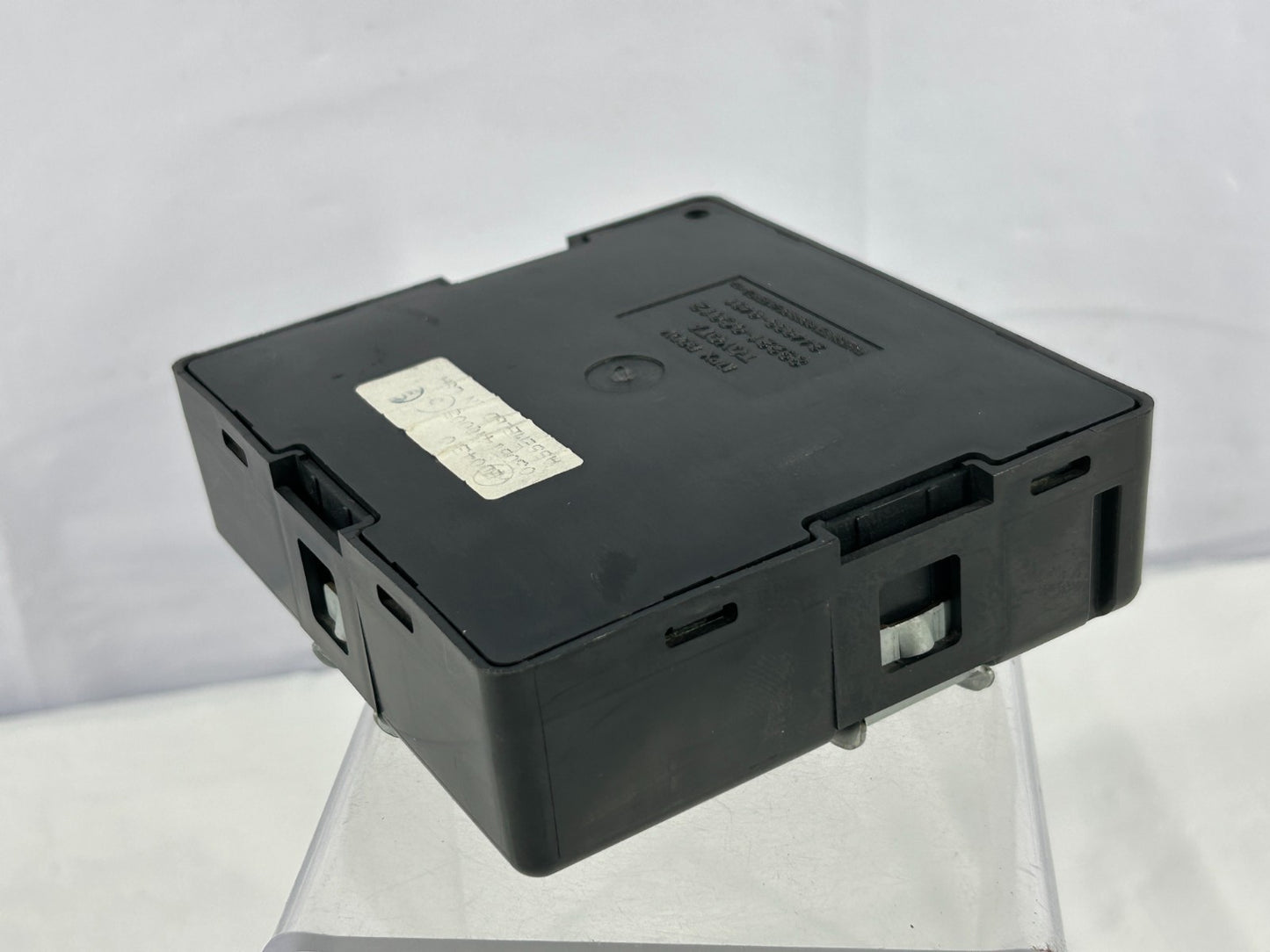 2002-2005 Toyota Sequoia Multiplex Network Body Control Module OEM 89221-0C012