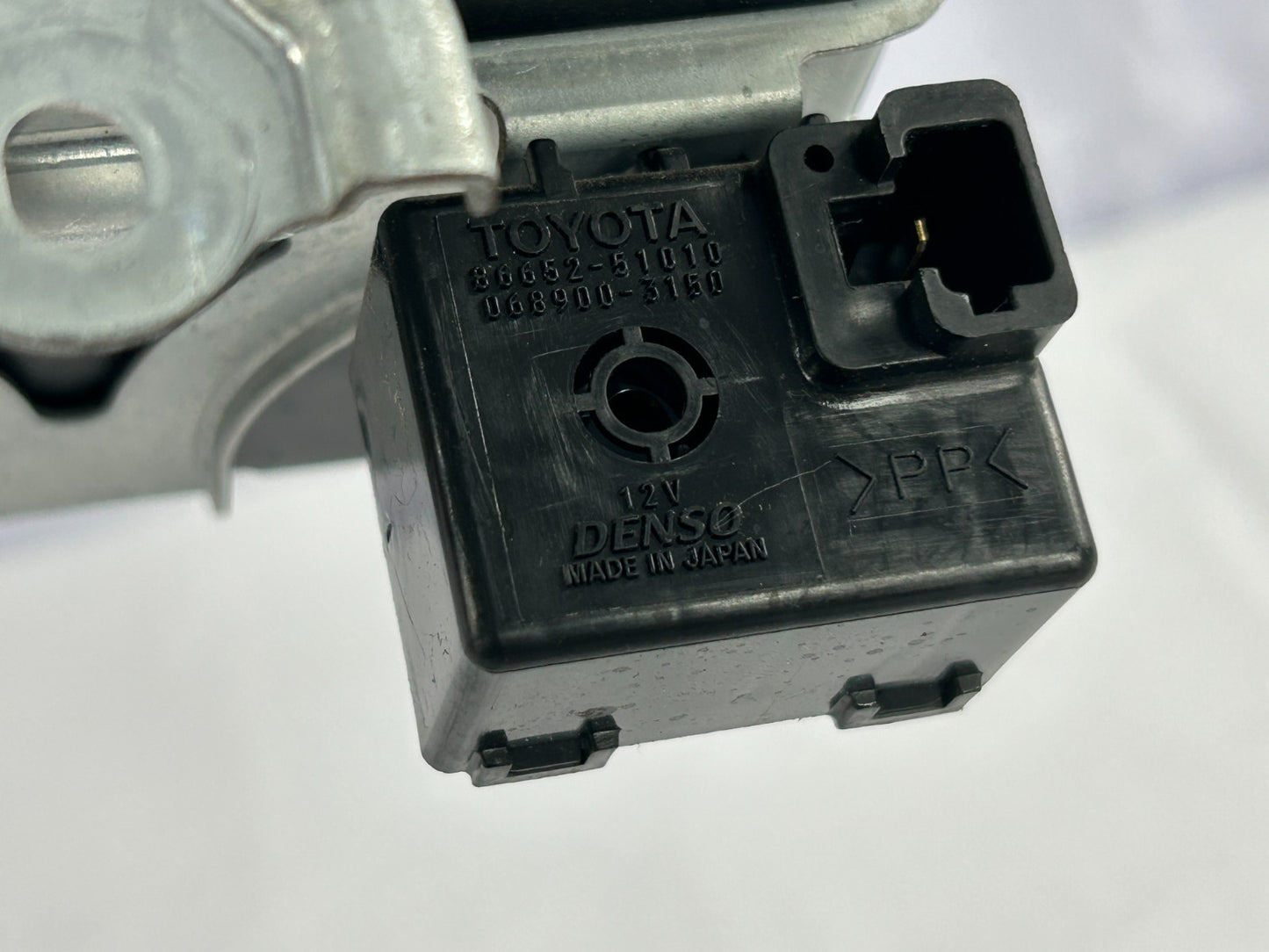 2002-2005 Toyota Sequoia Multiplex Network Body Control Module OEM 89221-0C012