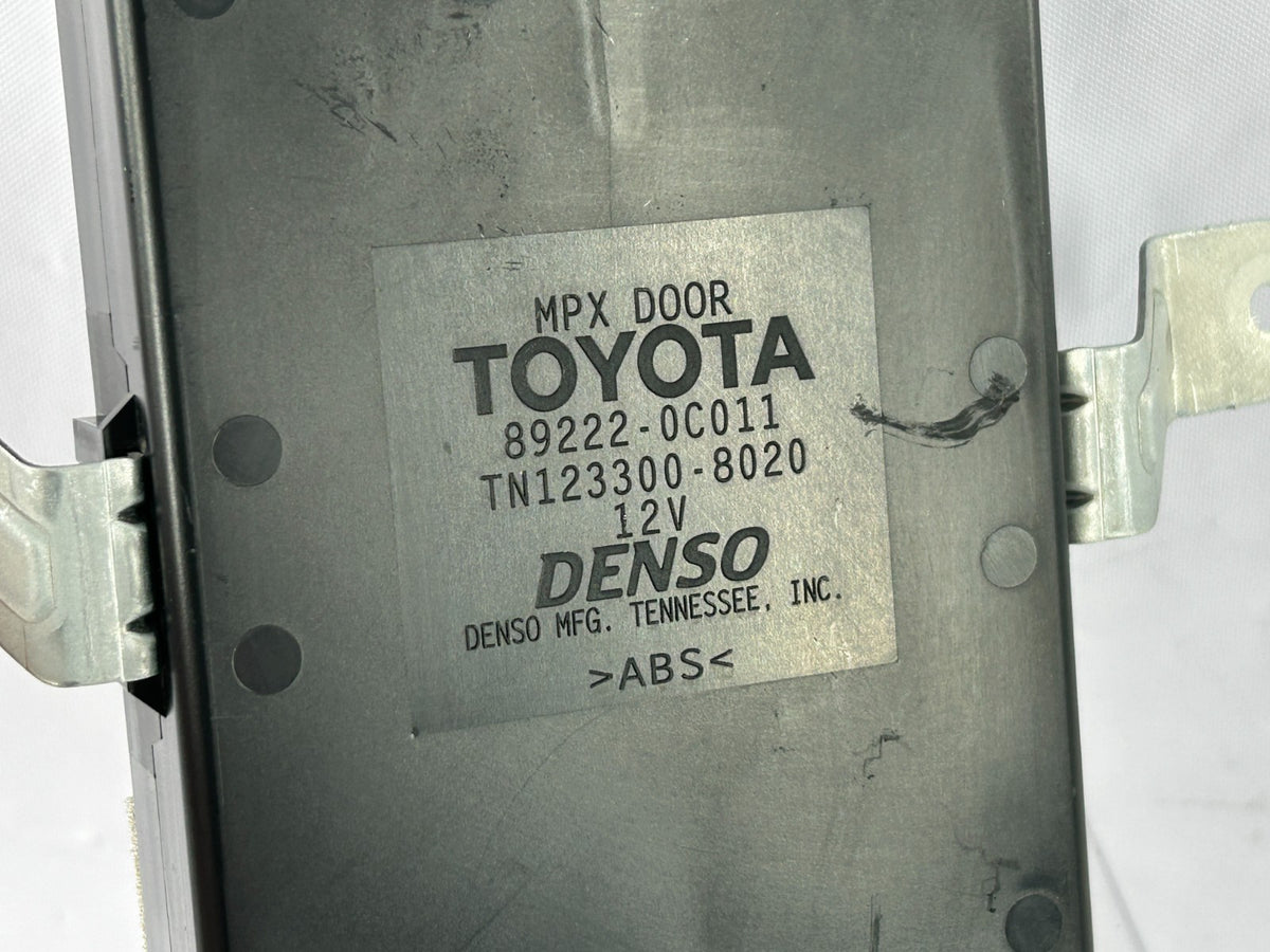 03-05 Toyota Sequoia Tailgate Multiplex Network Control Module OEM 89222-0C011