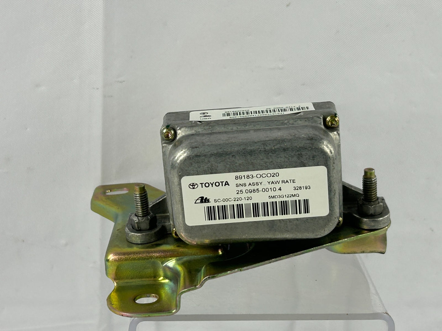 2003-2004 Toyota Sequoia Yaw Rate Speed Traction Control Sensor OEM 89183-OCO20