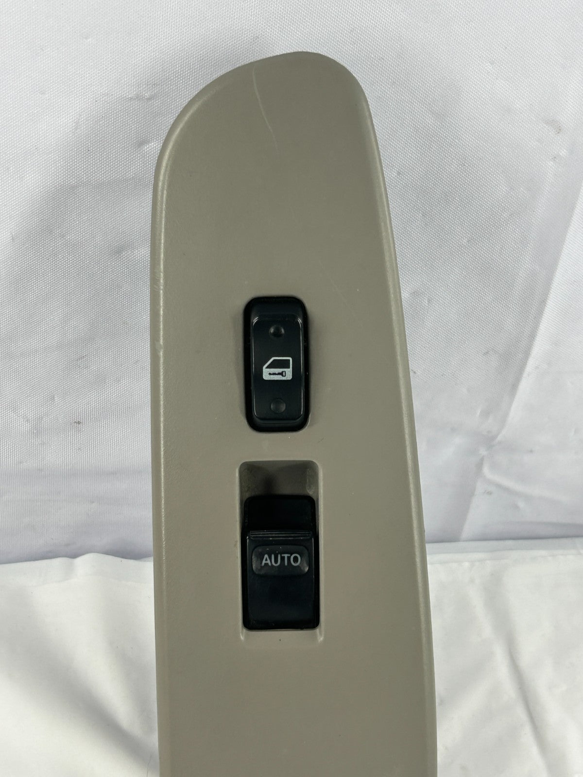 01-07 Toyota Sequoia Front Right Power Window Control Switch OEM 74201-0C030-B1