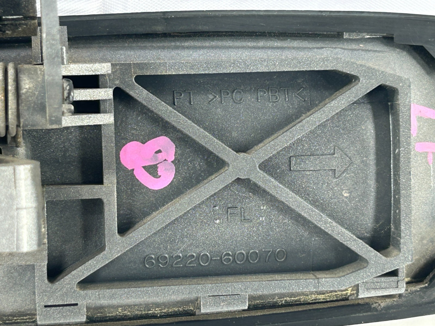 2001-2007 Toyota Sequoia Exterior Front Left Door Handle OEM 69220-34050-B1