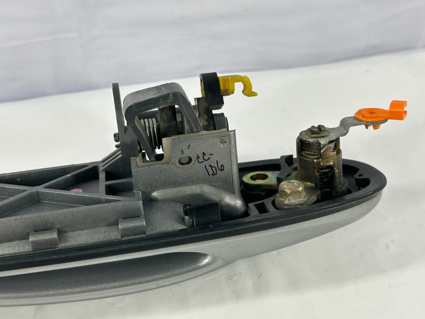 2001-2007 Toyota Sequoia Exterior Front Right Door Handle OEM 69210-34050-B1